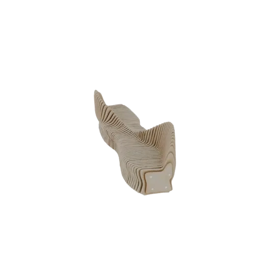 Modelo 3D de banco de madera ondulado en capas con acabado de madera natural, visto desde un ángulo lateral ligeramente elevado.