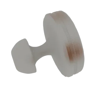 Una renderización 3D de un sello de vidrio esmerilado con un mango curvo, mostrando su textura translúcida y superficie acana
