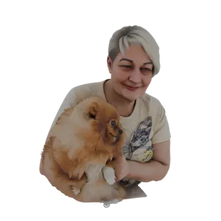 Modelo 3D de uma mulher com cabelo curto e grisalho segurando um cão Pomerânia fofo em seus braços.