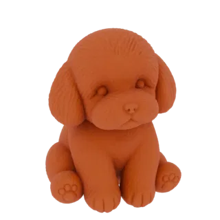 Modèle 3D d'un mignon chien caniche de couleur terre cuite, assis, les yeux fermés et une expression douce.