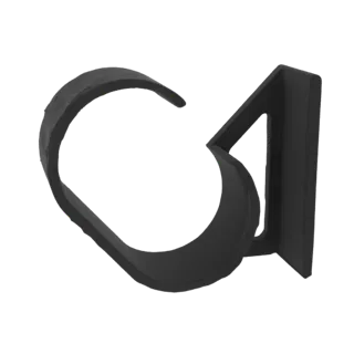 Un rendering 3D di un clip supporto per tubi in plastica nera, che mostra la sua pinza a forma di C e la staffa di montaggio.