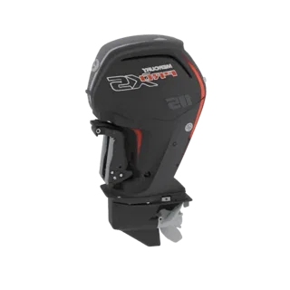 Modelo 3D de um motor de popa Mercury 115 Pro XS de 4 tempos, mostrado de um ângulo lateral com sua carenagem cinza escuro e