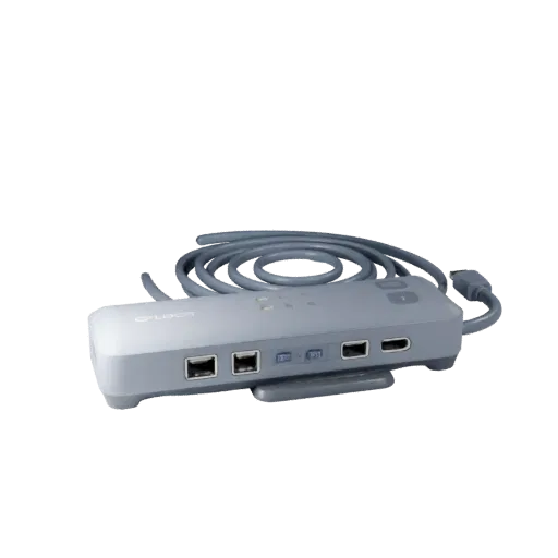 Modèle 3D de visualisation de produit Hub USB RVB, rendu studio en trois quarts, montrant les coques en plastique, échelle de
