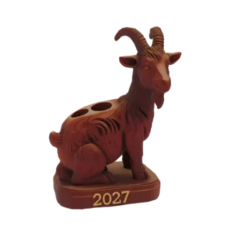 Rendering 3D di una statua di capra marrone con texture dettagliata, corna e l'anno '2027' inciso sulla base.