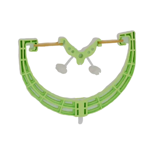 Modello 3D di un divaricatore dentale verde con elastico giallo e due attacchi bianchi sferici, su sfondo bianco.