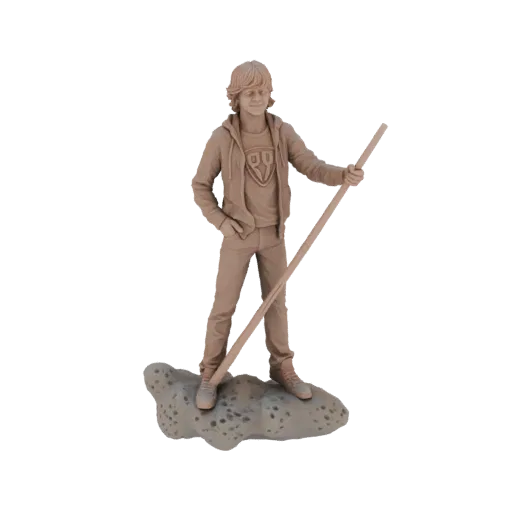 Modelo 3D de joven con pelo despeinado, sudadera y jeans, portando bastón sobre base rocosa.