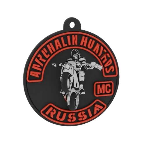 Modello 3D dell'emblema Adrenalin Hunters MC con un biker su una motocicletta che fa un'impennata, con testo.