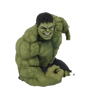 Modelo 3D del personaje Hulk en pose furiosa y rugiente, con músculos marcados y piel verde, sobre fondo blanco.
