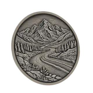 3D-Modell einer kreisförmigen Gravur mit kurviger Straße in Berglandschaft mit Kiefern.