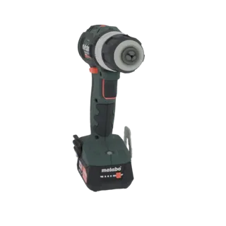 Um modelo 3D de uma furadeira a bateria Metabo com um pacote de bateria acoplado, mostrado contra um fundo branco.