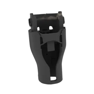 Uma renderização 3D de um coldre tático cinza escuro, vista de um ângulo ligeiramente elevado contra um fundo preto.