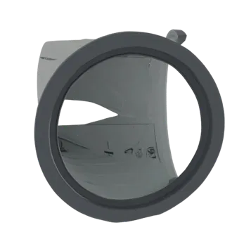 Modèle 3D d'un connecteur de tuyau industriel futuriste avec une bride circulaire gris foncé et un intérieur angulaire gris.