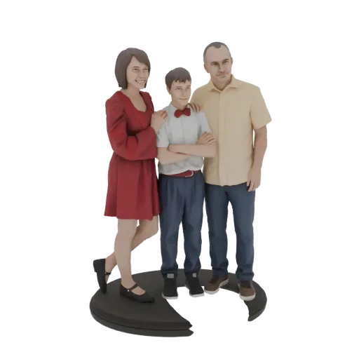 Modello 3D di una famiglia sorridente di tre persone: madre in abito rosso, padre in camicia gialla e figlio in camicia bianc