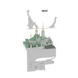 Modello 3D di un'ornamentata chiesa ortodossa russa con cupole verdi e guglie dorate, presentato su una base di diorama.