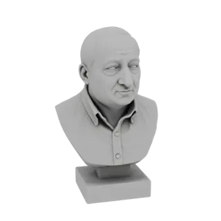 Render de modelo 3D de un busto gris de un hombre mayor con camisa de cuello, mirando ligeramente a un lado.