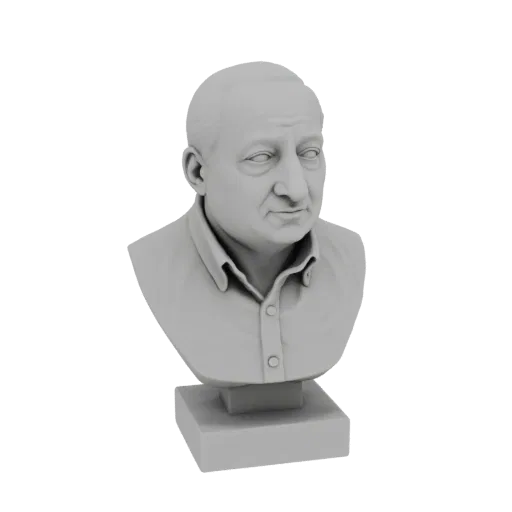 3D-Modell-Rendering einer grauen Büste eines älteren Mannes mit Hemd und Kragen, der leicht zur Seite blickt.