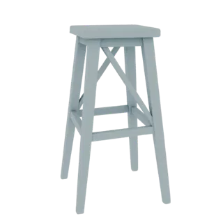 Un rendering 3D di uno sgabello da bar in legno azzurro con seduta quadrata e quattro gambe collegate da traverse, su sfondo