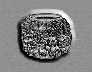 Modello 3D di bassorilievo di vaso floreale, stilizzato come incisione, con rappresentazione dettagliata di fiori e foglie.