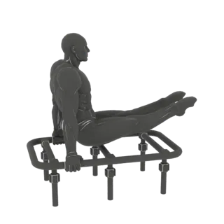 Modelo 3D de un atleta masculino musculoso realizando un L-sit en barras paralelas, visto de lado.