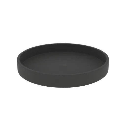 Un rendering 3D di un vassoio minimalista grigio scuro con bordo sottile, presentato su sfondo nero.