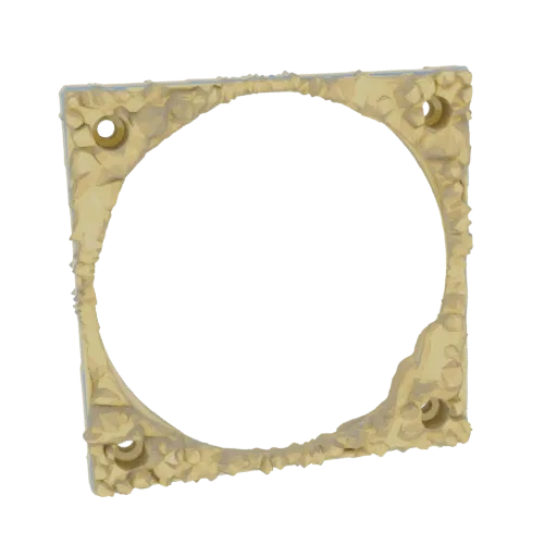 Un rendering 3D di una ventola quadrata con superficie grezza e texture e quattro fori di montaggio angolari, presentato su s