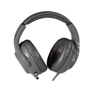 Retro Gaming Headset 3D model, three-quarter front view, AR viewer studio render, showing soft ear pads, wearable scale.