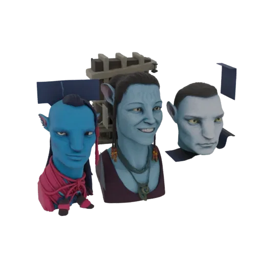 Render 3D di tre distinti busti Na'vi di Avatar, che mostrano diverse espressioni e ornamenti culturali, su sfondo bianco.
