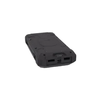 Modello 3D di un power bank portatile nero e robusto con custodia testurizzata e porte USB visibili.