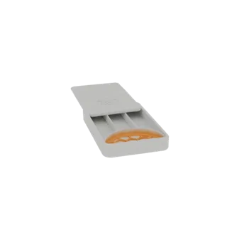 Rendering 3D di un pill box grigio aperto con un brillante inserto arancione, che mostra più scomparti.