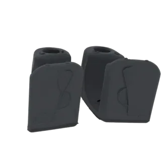 Una renderización 3D de dos fundas para auriculares estilizadas en gris oscuro, colocadas una al lado de la otra, mostrando s