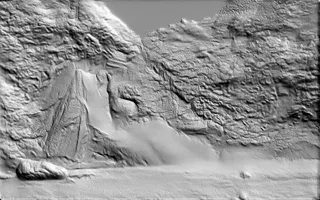Modelo 3D del relieve de la cascada de Khuchni con rocas detalladas y corrientes de agua.