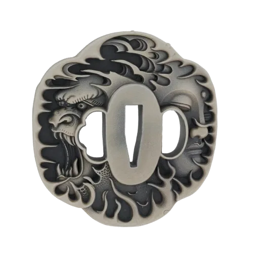 Modèle 3D d'une tsuba japonaise avec un dragon féroce à gauche et un masque serein à droite, avec des motifs complexes sembla