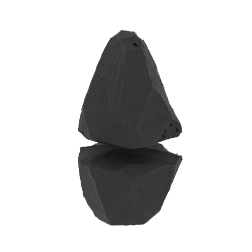 Rendu 3D d'une roche d'obsidienne sombre et brute avec des facettes nettes et de petits pores, projetant une réflexion sur une surface blanche.