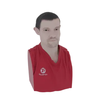 Rendu d'un modèle 3D du buste d'un homme portant un T-shirt rouge avec un logo circulaire, présenté sur fond blanc.