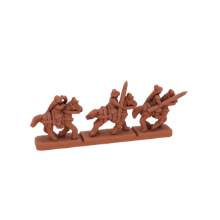 Modello 3D di tre guerrieri montati stilizzati con lance, disposti in fila su una base.