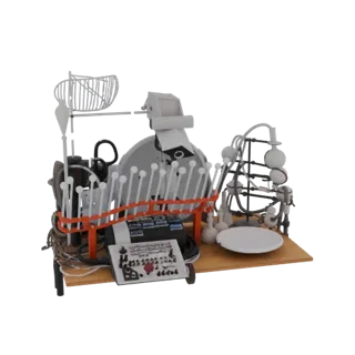 3D-Modell einer komplexen retro-futuristischen Labor-Apparatur mit Röhren, Kolben und einem zentralen kreisförmigen Instrumen