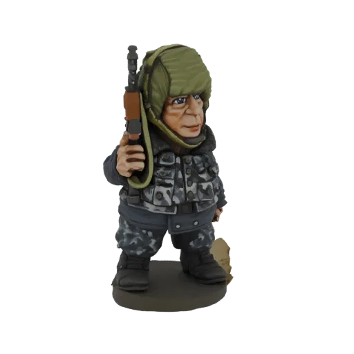 Modelo 3D de soldado chibi con uniforme de camuflaje sosteniendo un rifle, de pie sobre una base.