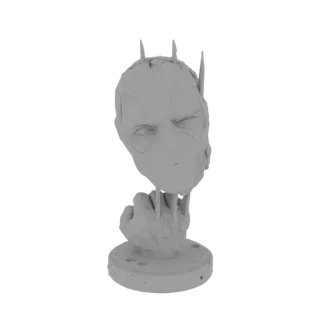 Un rendering 3D di un busto testa Flash a tema zombie, con carne in decomposizione ed emblema del fulmine, montato su una bas