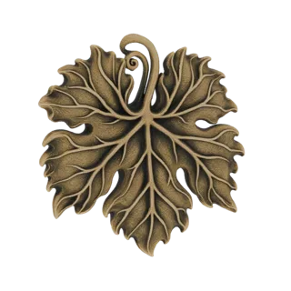 Modello 3D di un ornamento a foglia di vite in bronzo antico con venature dettagliate e stelo sinuoso.