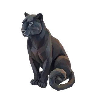 Ein Low-Poly 3D-Modell eines schwarzen Panthers im Sitzen, gerendert vor weißem Hintergrund.