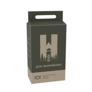 Modelo 3D de una caja de ración de supervivencia verde oscuro con gráfico de torre de vigilancia y bosque en el frente, y tex