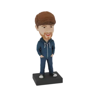 3D-Modell eines MrBeast Bobbleheads in blauem Hoodie und Jeans, stehend auf einem schwarzen Sockel.
