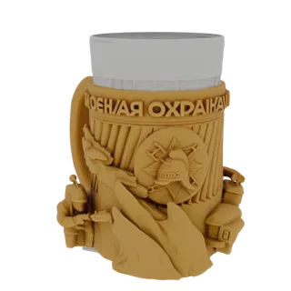 Modelo 3D de uma caneca de cerveja decorativa com emblema de proteção militar, figuras de bombeiros e texto em relevo, aprese