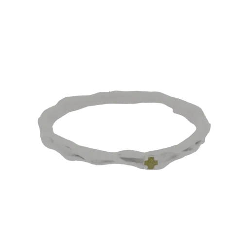 Modello 3D di un anello bianco testurizzato con un piccolo e intricato accento a croce dorata sulla fascia, presentato su sfo