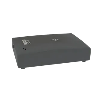 Un modello 3D di un elegante dispositivo di rete grigio con un sottile logo sulla superficie superiore, presentato su sfondo