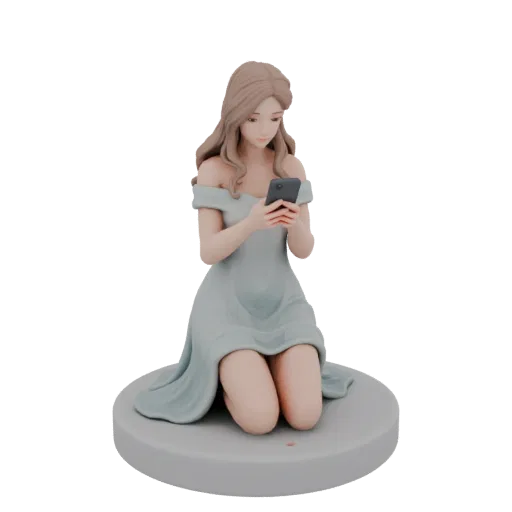 Modelo 3D de chica en vestido azul, sentada de rodillas mirando smartphone, sobre base redonda gris.