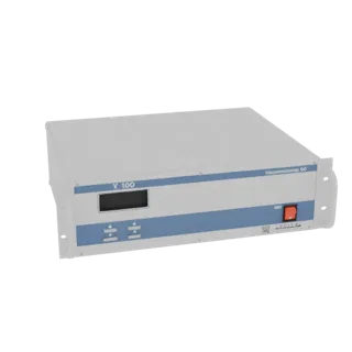 Vorderansicht des 3D-Modells des K-100 Opttek elektronischen Geräts, die ein Digitaldisplay, Bedientasten und einen roten Net