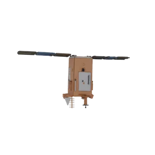 Modelo 3D de satélite espacial com corpo central e dois painéis solares estendidos, contra fundo branco.