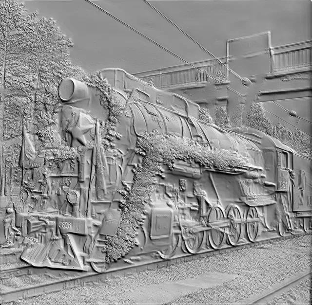 Modelo 3D de bajorrelieve de antigua locomotora de vapor cubierta de vegetación, sobre vías