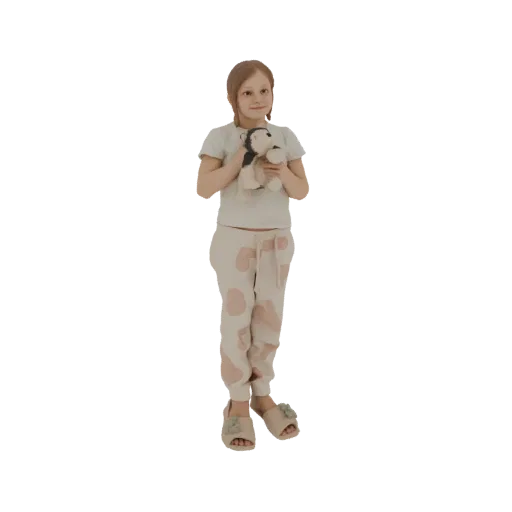 Modello 3D di una bambina con capelli biondi a trecce, che indossa una t-shirt e pantaloni della tuta fantasia, che tiene un